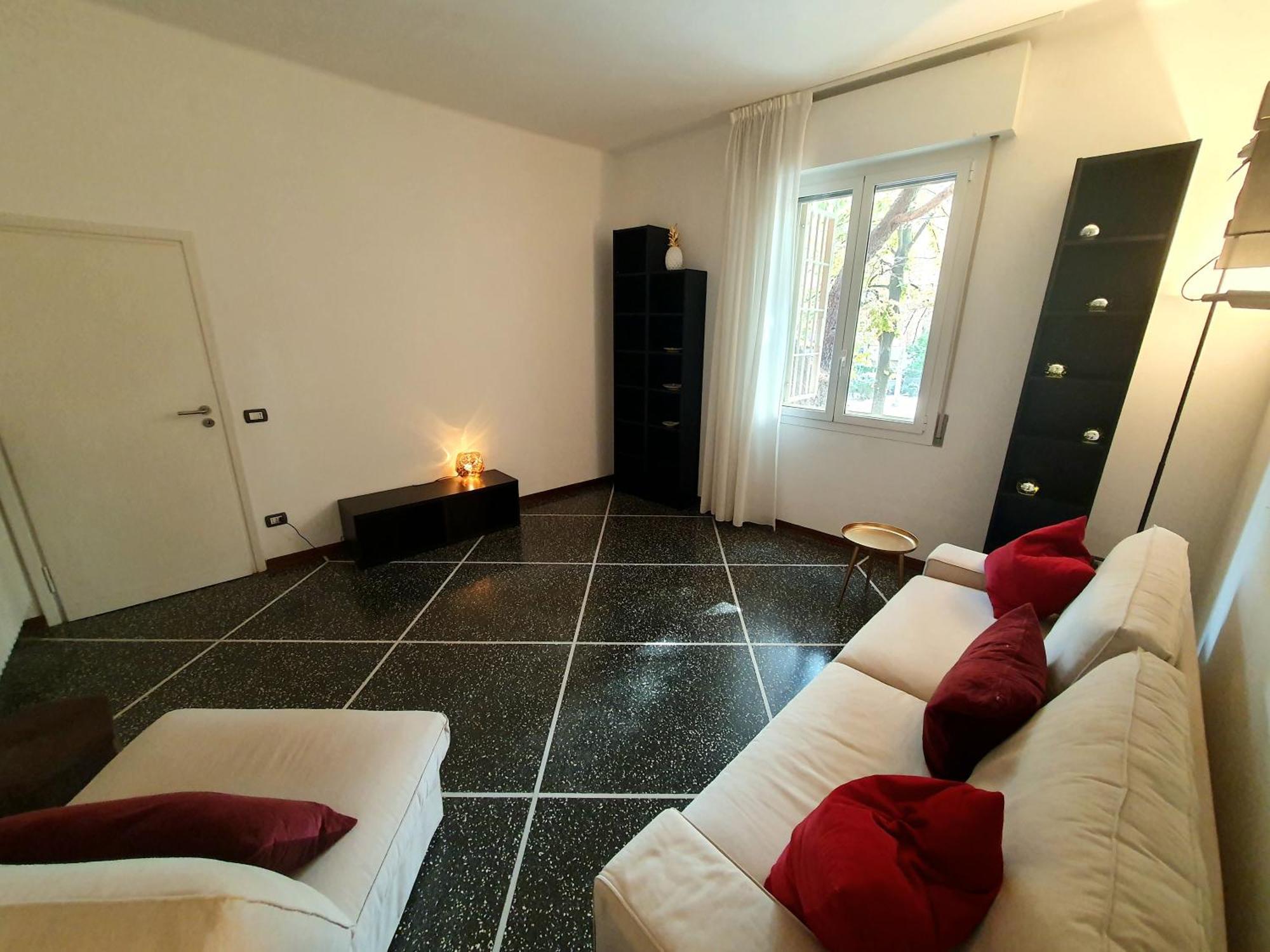Apartment Spacious Three-room In Saragozza *