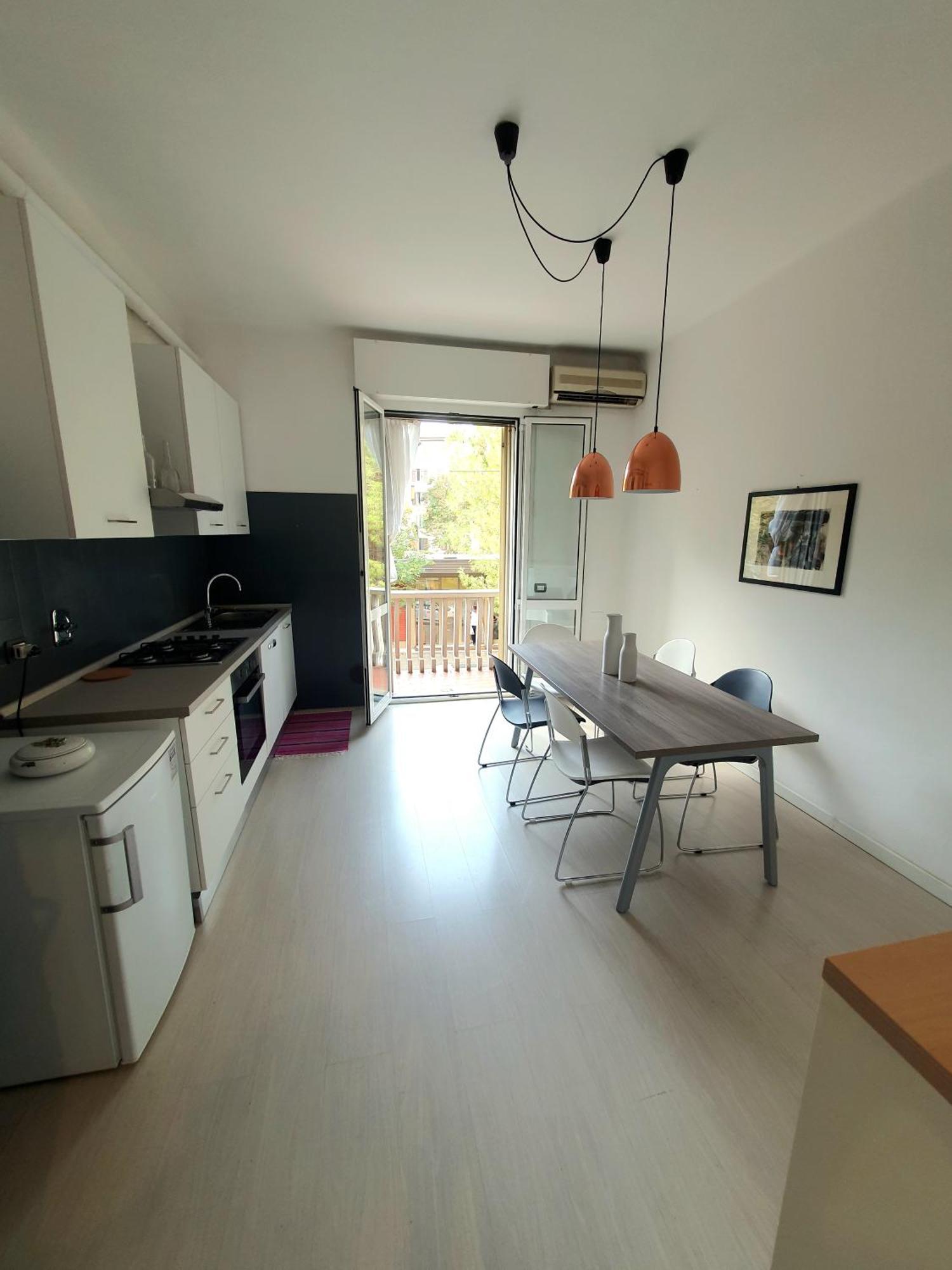 Spacious Three-room In Saragozza * Bologna