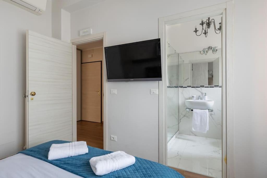 Ai Piedi Di San Luca - Parcheggio + 3 Bagni Apartment