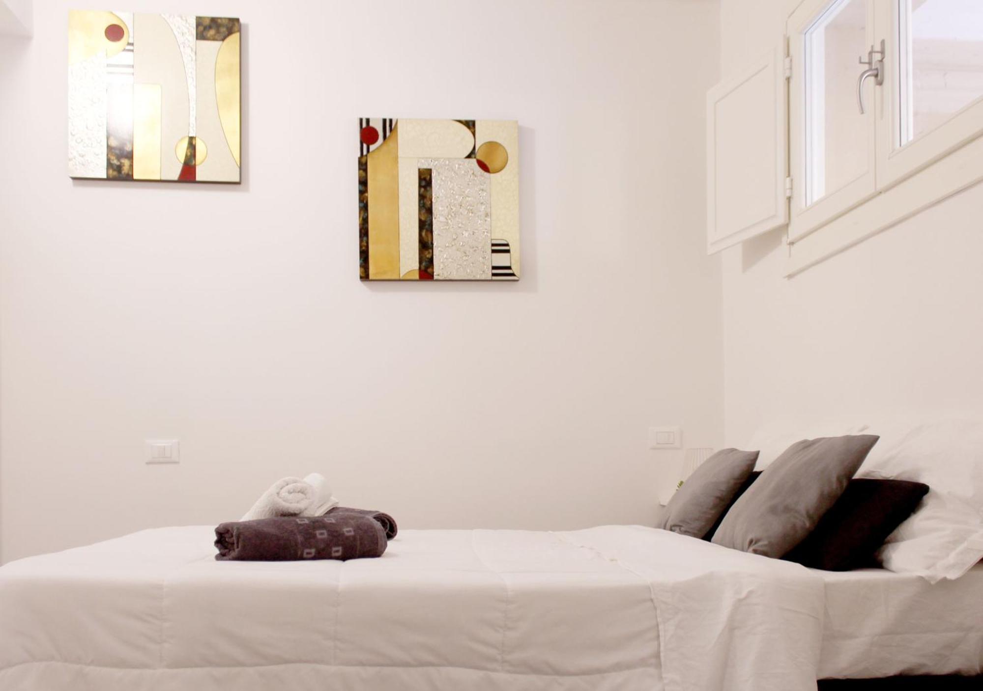 Sky Loft Airport - Modern Apt 1st Floor Apartment