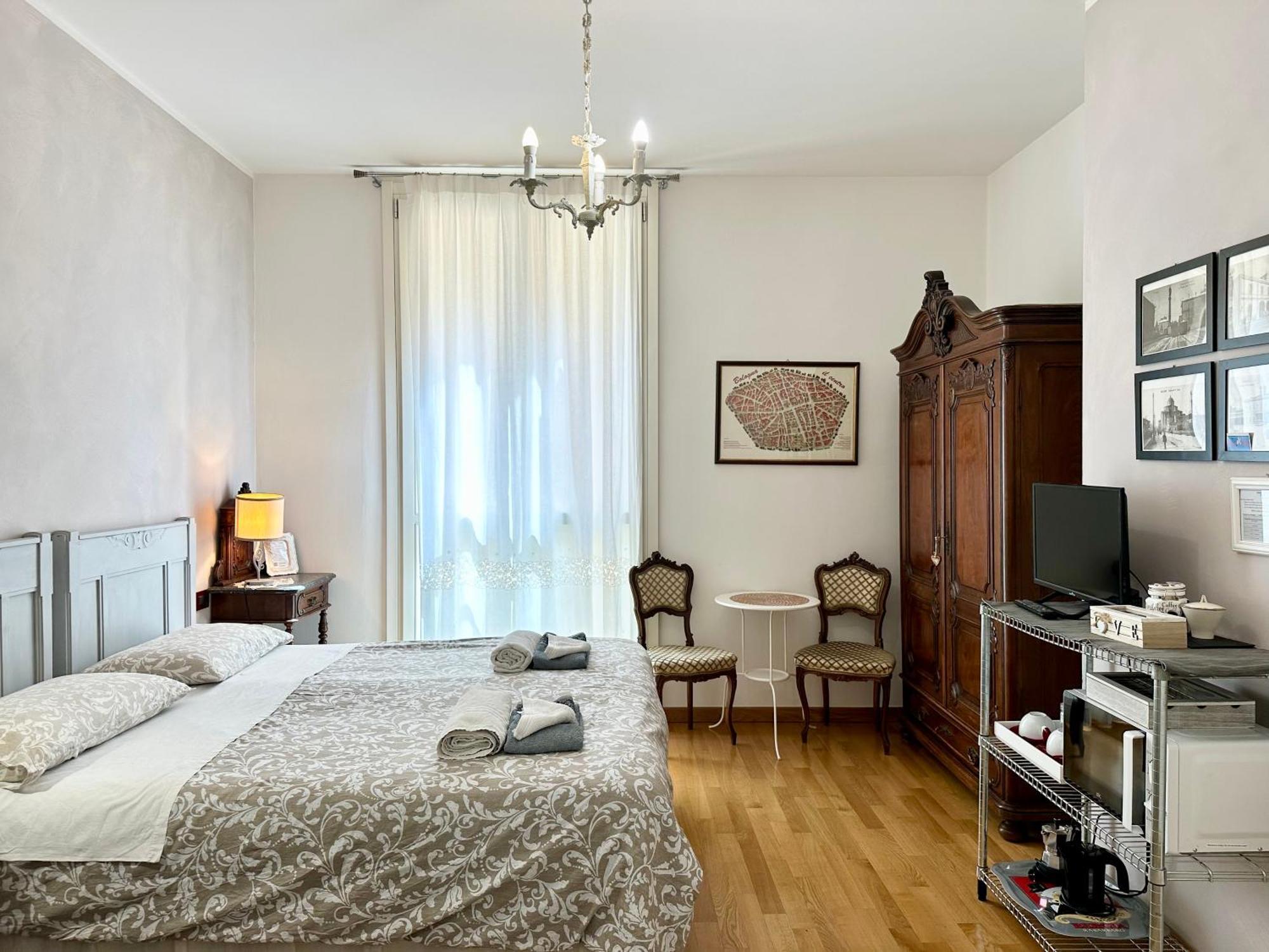 Giulia And Apartment Bologna