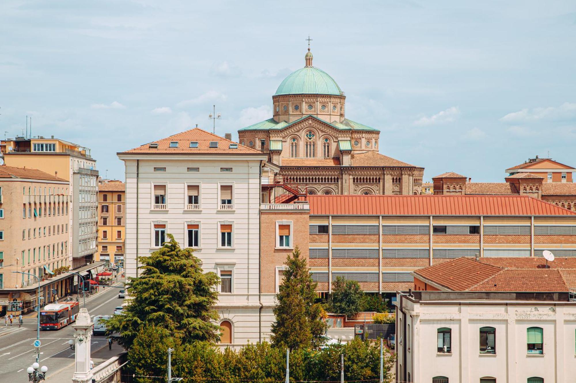 Macan * Bologna