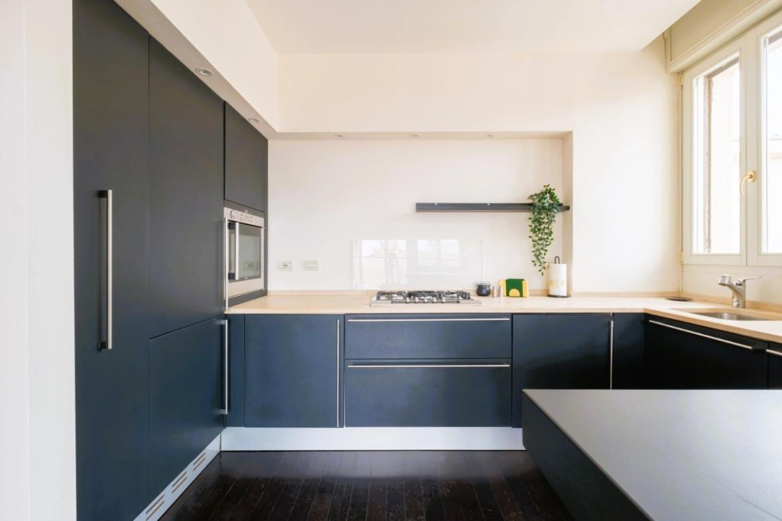 Elegant Penthouse With A View Of The Two Towers And Piazza Maggiore Apartment *