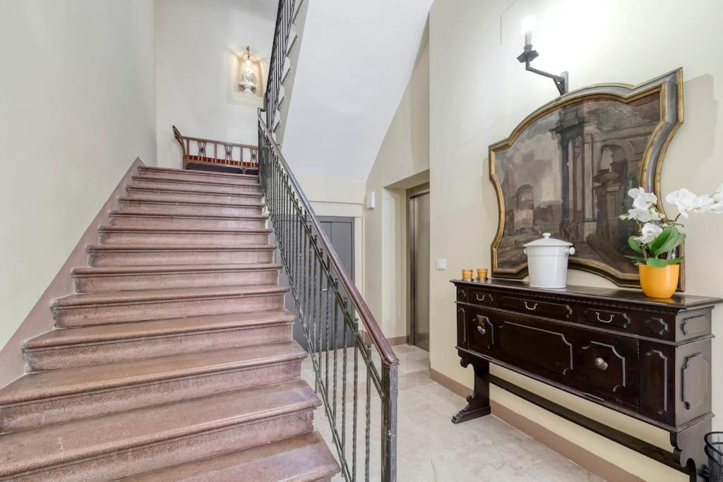 Carbonara Palace 5 - Luxury Comfort Under Medieval Towers Apartment *