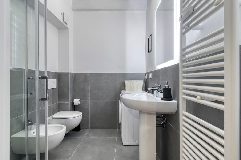 Carbonara Palace 5 - Luxury Comfort Under Medieval Towers *