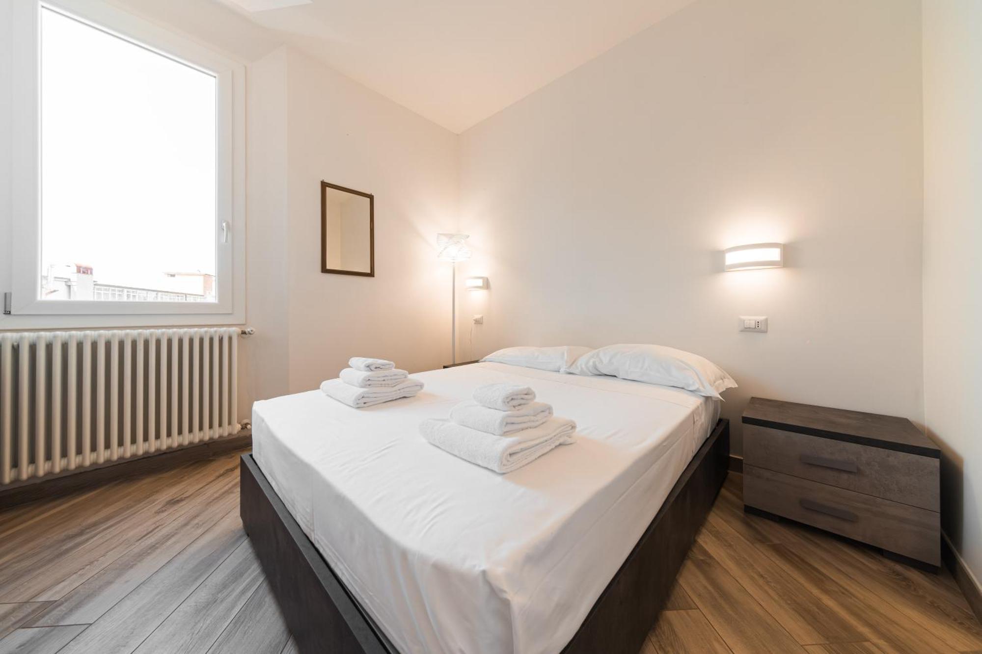 Carracci House - Free Parking - Station - Center E Fiera Apartamento *
