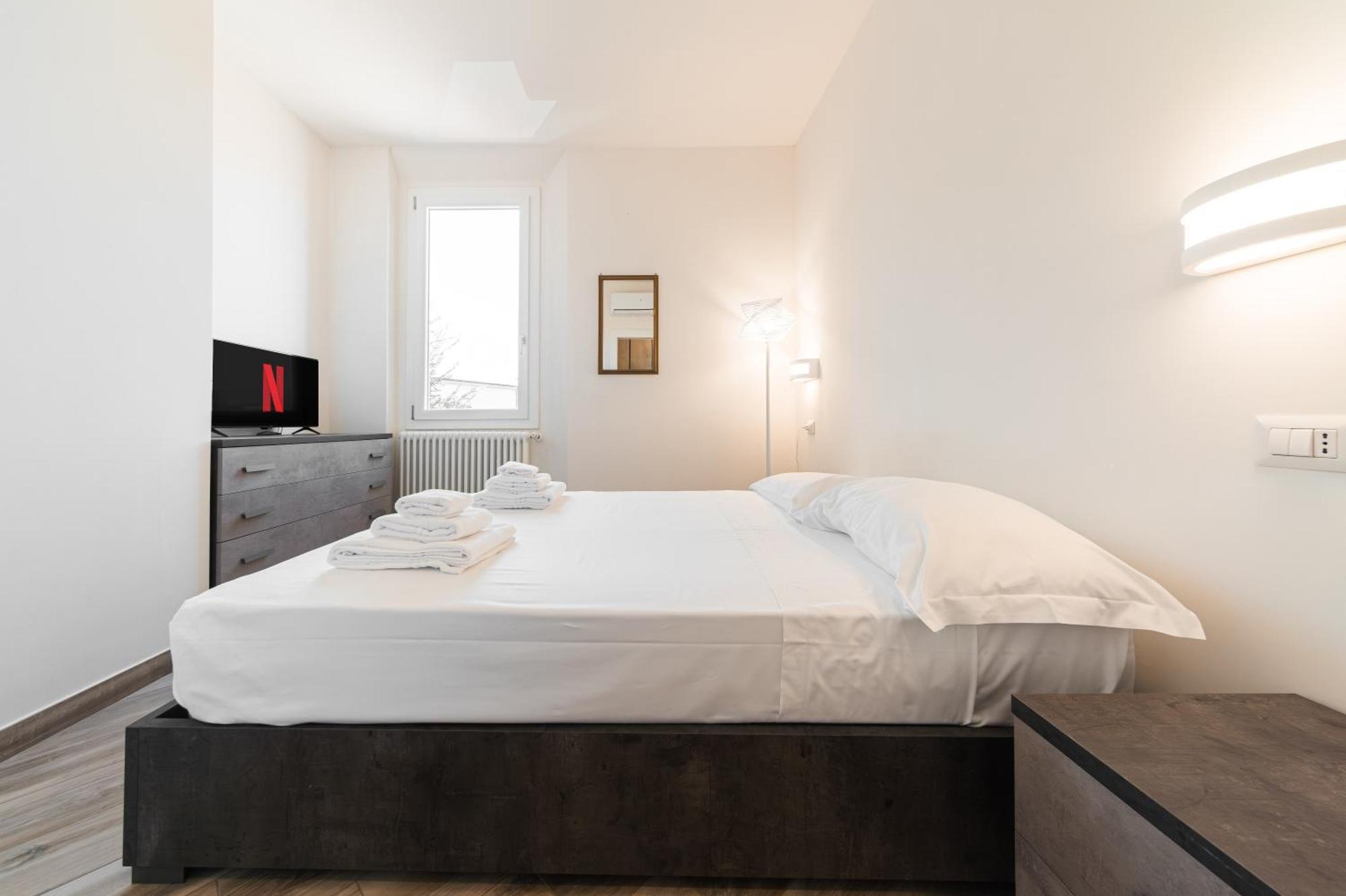 Carracci House - Free Parking - Station - Center E Fiera Apartamento *