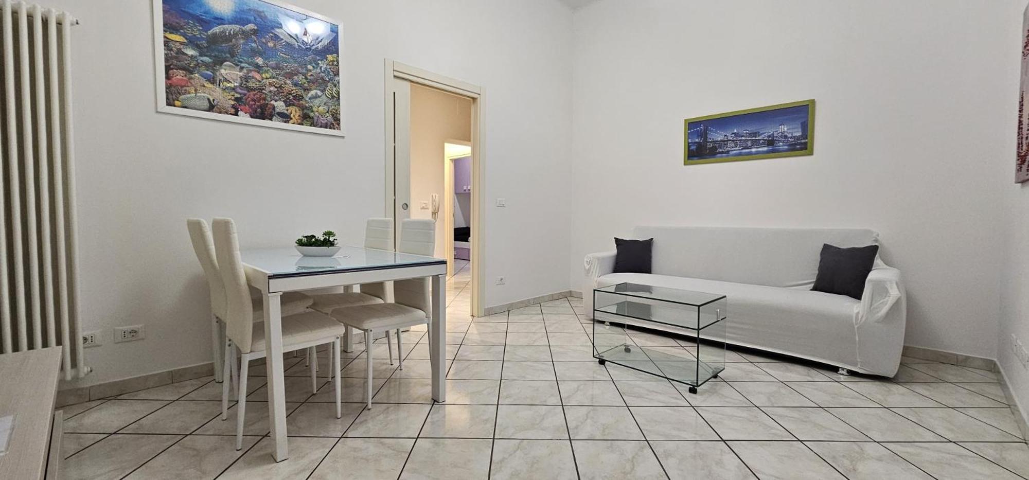 Luxury Station Apartment *