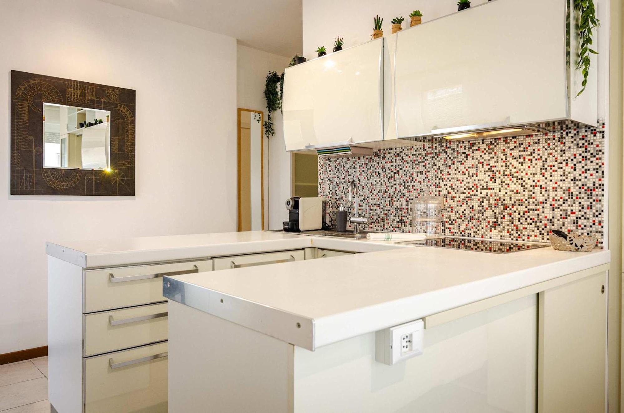 Large And Bright In The Heart Of Apartment *