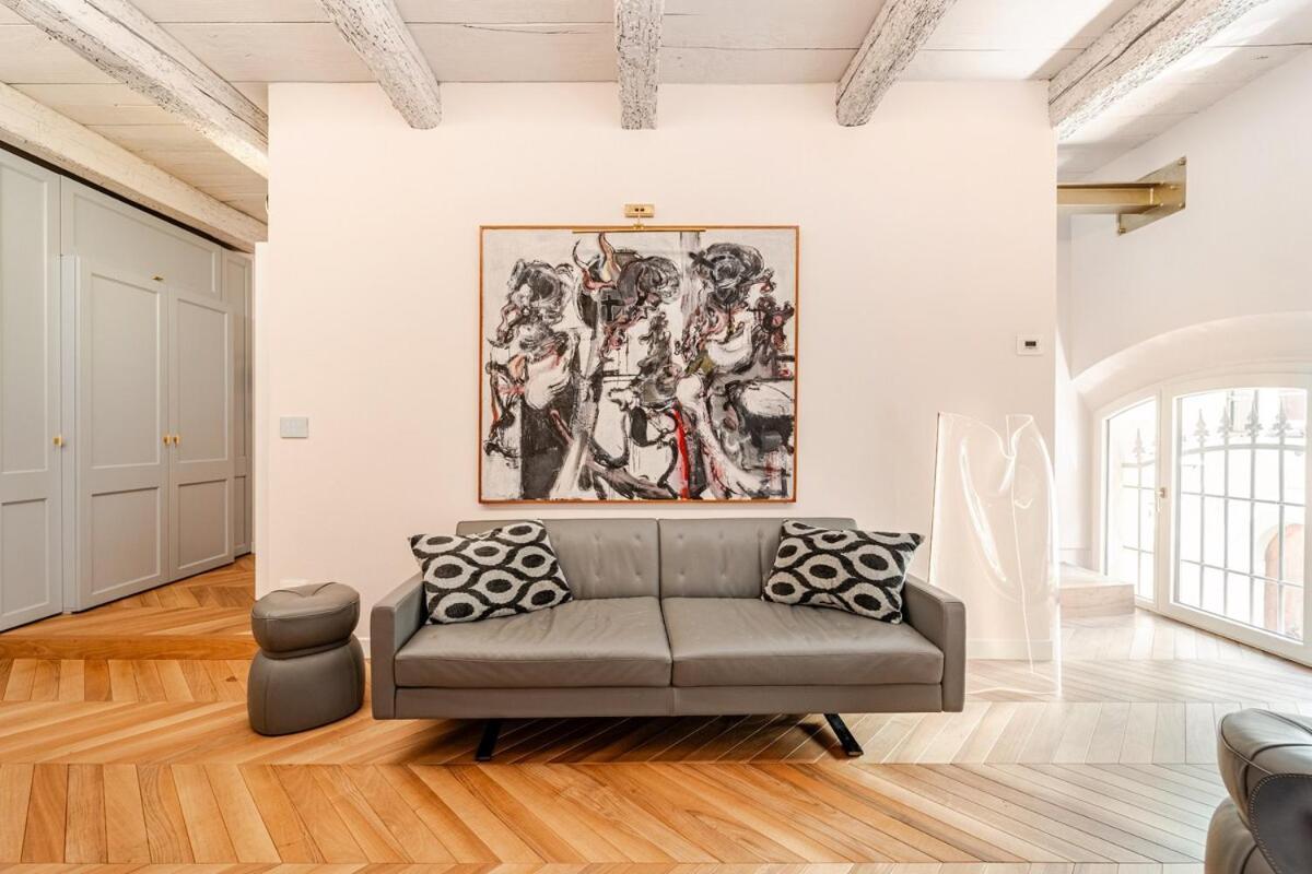 Apartment Deluxe Fine Art Historic Centre