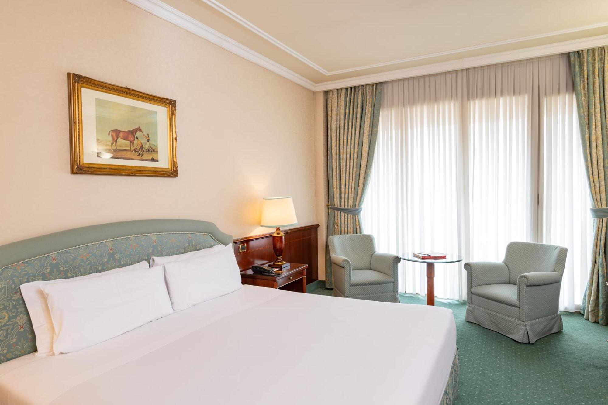 Hotel Royal Carlton 4*