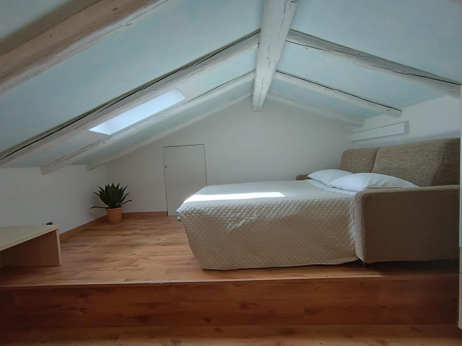 Int 6 - Marco By San Luca Apartment