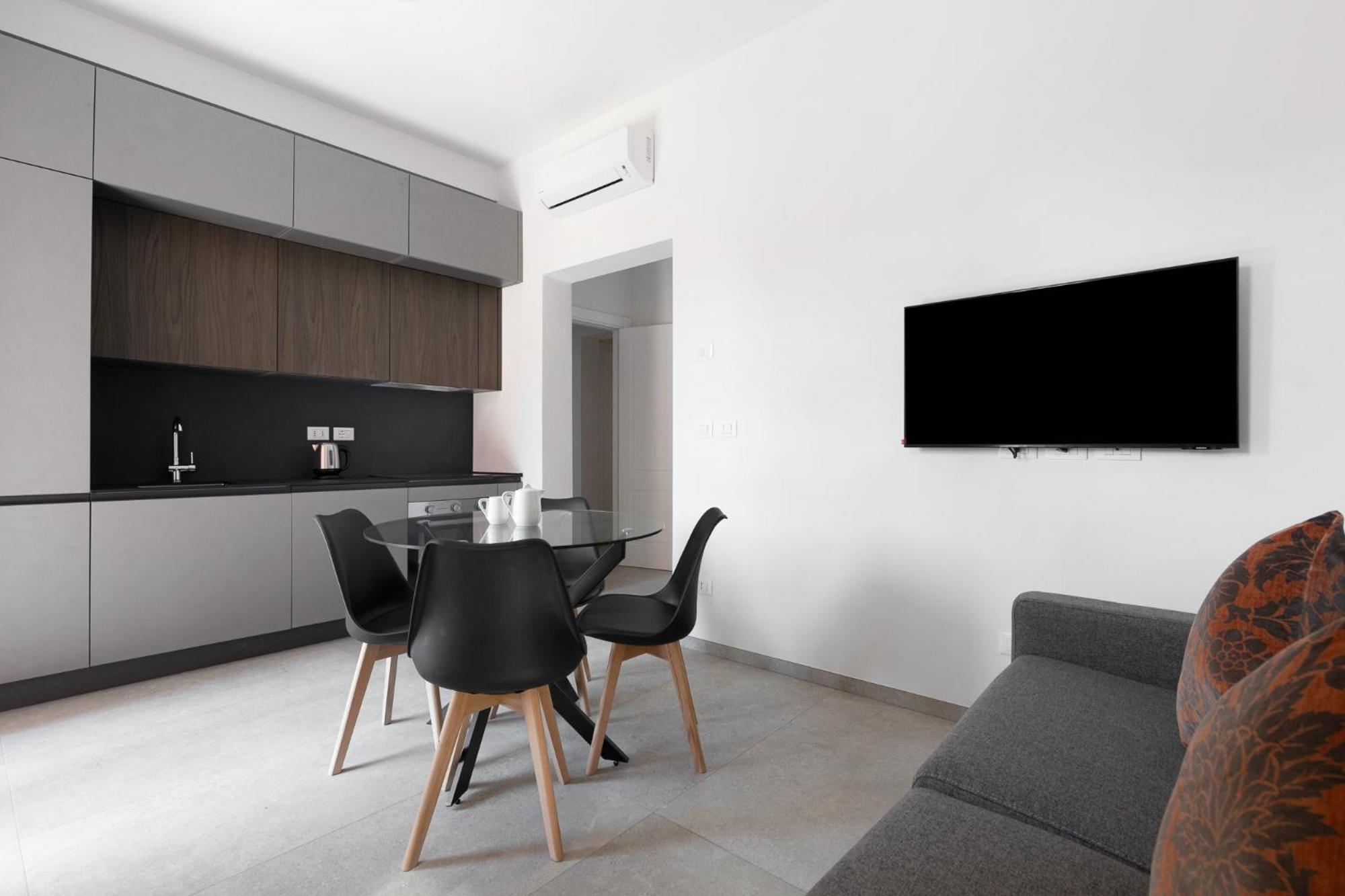 Apartment Le Dodici Porte- Porta San Felice 6 By District *