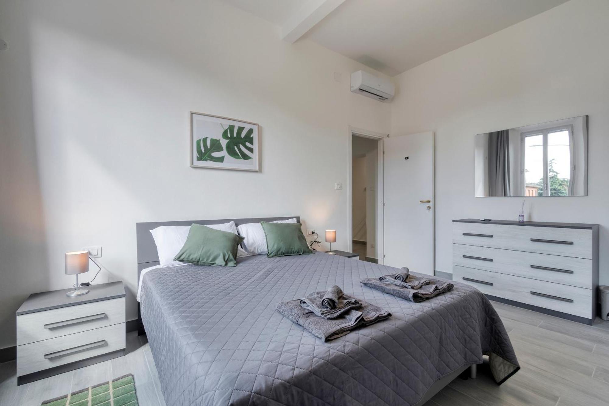 Bed & Breakfast Civico 233 - Stanza Privata Parcheggio Colazione Bagni Condivisi
