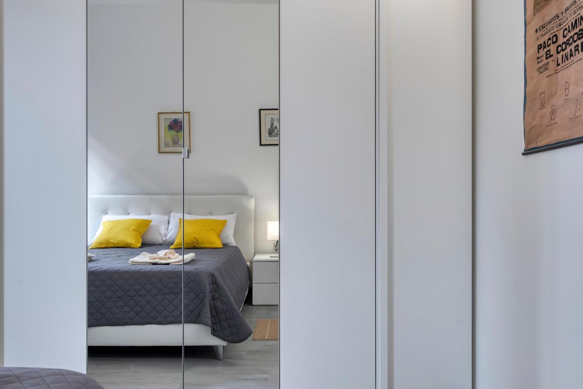 Bed & Breakfast Civico 233 - Stanza Privata Parcheggio Colazione Bagni Condivisi *