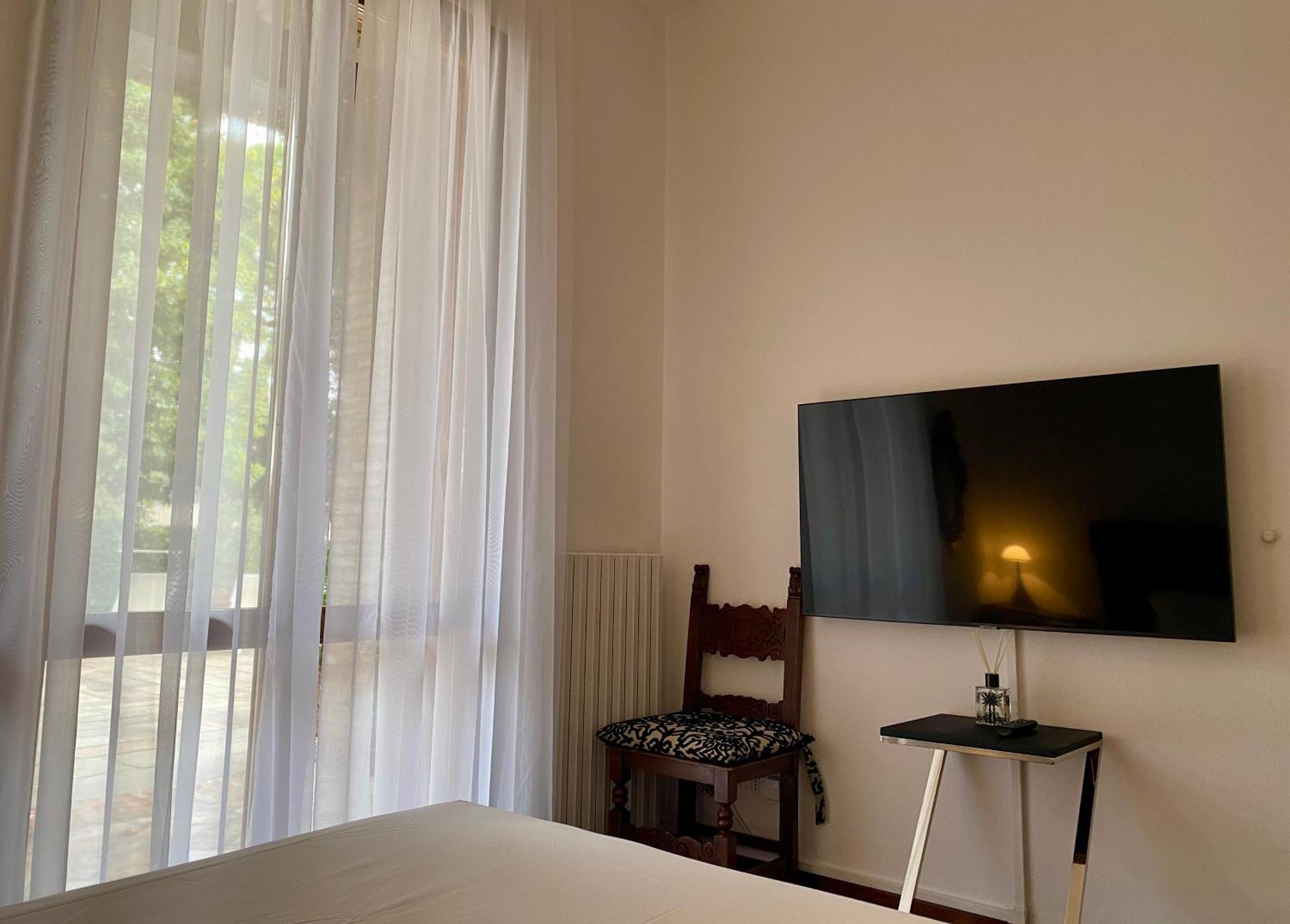 Pozzo Di Mezzo *