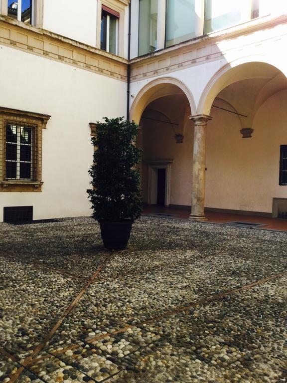 Tl Palazzo Fantuzzi *