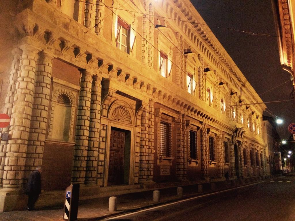 Tl Palazzo Fantuzzi *