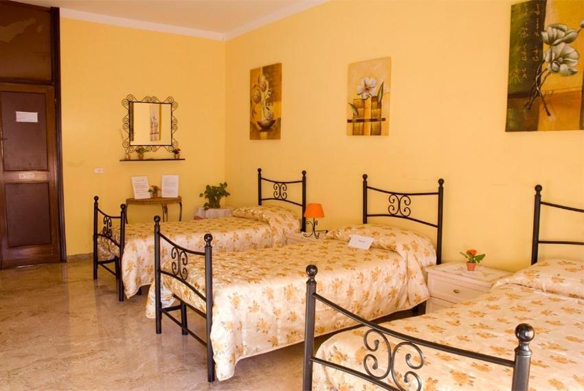 21 Bed & Breakfast *