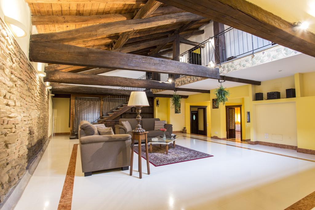 Bed & Breakfast Residenza Bianconcini 2*