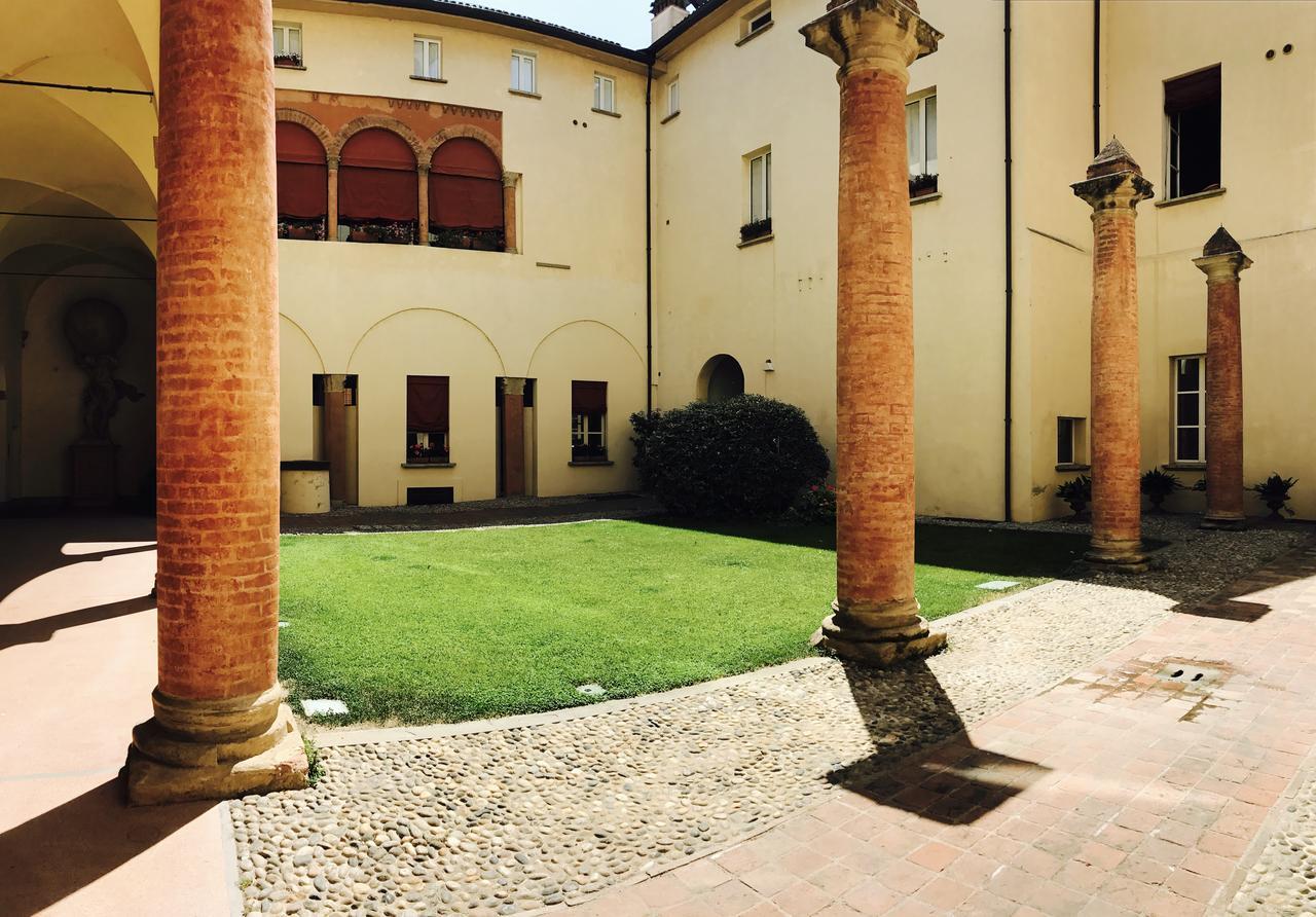 Tl Palazzo Fantuzzi *