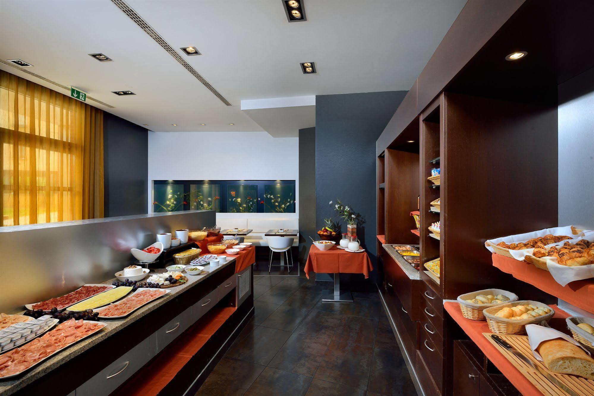 Savhotel Fiera 4* Bolonha
