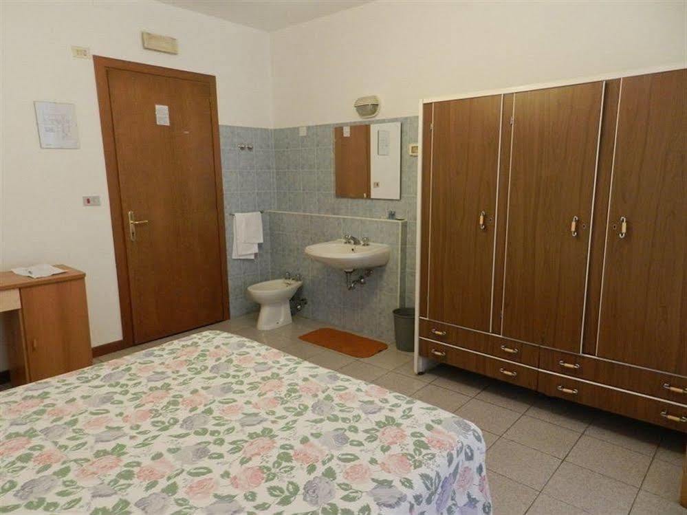 Marconi Hotel *