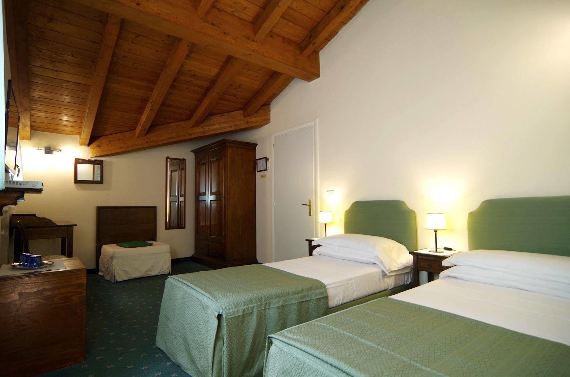 Guest house Casa Miramonte 2*