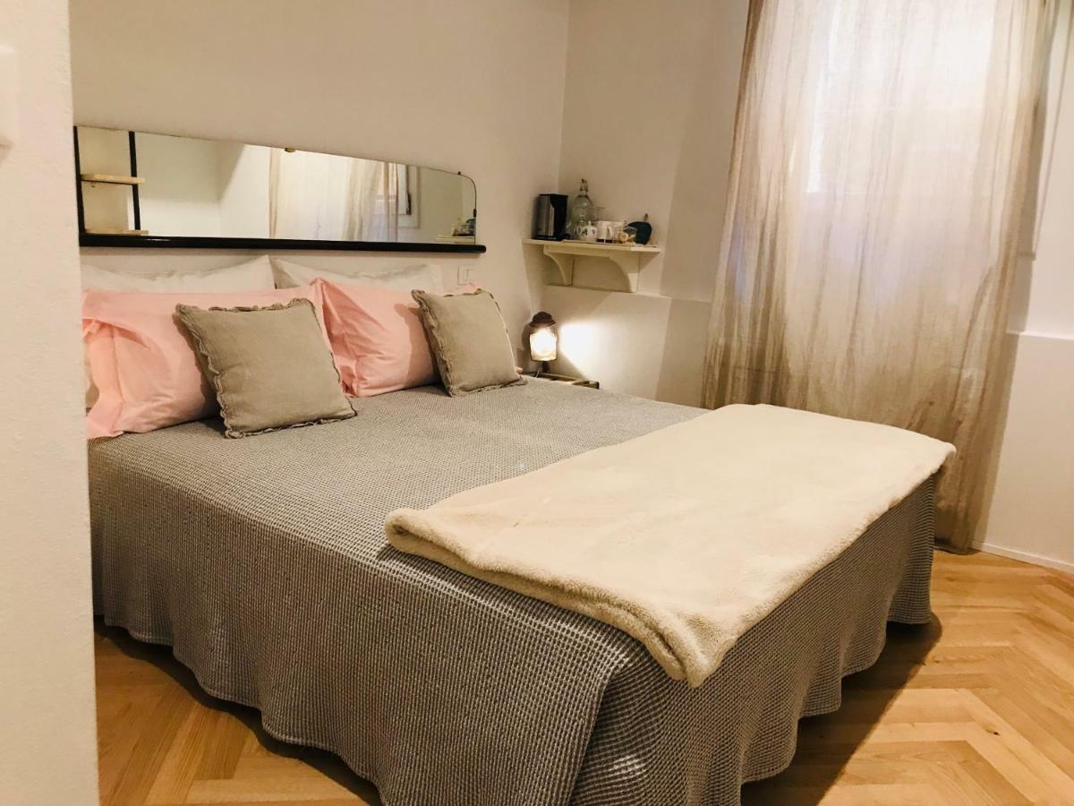 Senzanome Bed & Breakfast *