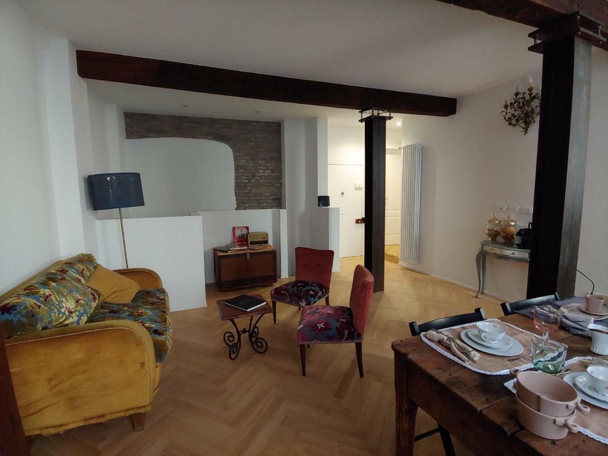 Senzanome Bed & Breakfast *