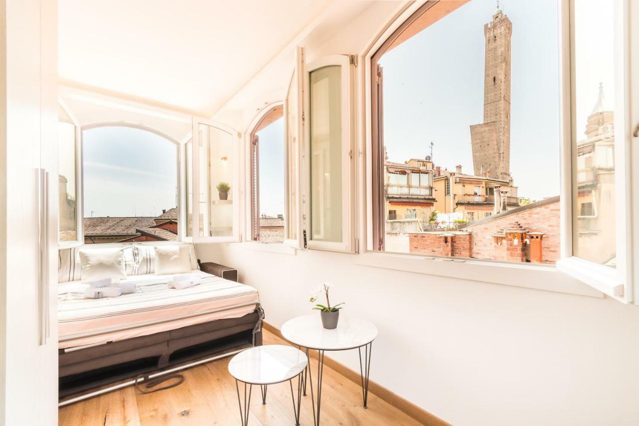 4 Star Two Towers Apartment Bologna
